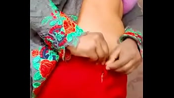 desi aunty open bra