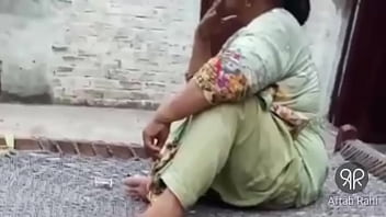 gujarati desi aunty