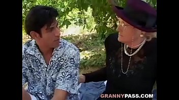 mature lesbian seduces teen