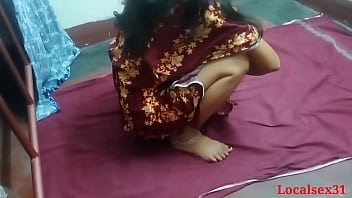 aunty saree without blouse