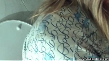 licking wifes pussy while she gets fucked